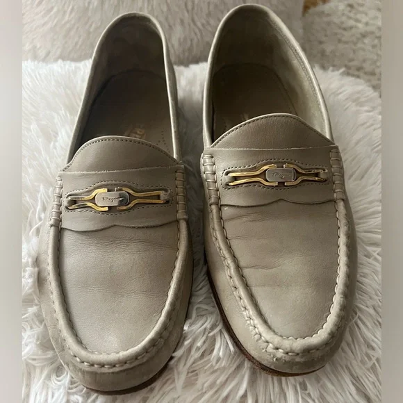 Salvatore Ferragamo moccasin/loafer with gancini ornament - Picture 1 of 16
